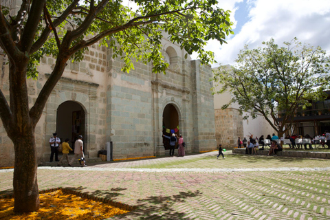 Tour a piedi di Oaxaca con uno storico: culture preispaniche e patrimonioGuida locale in inglese