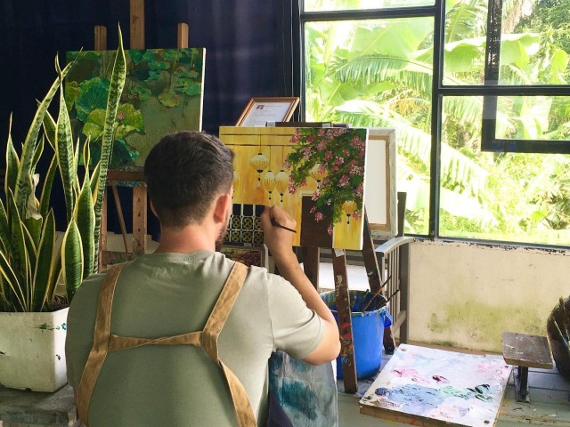 Visit Hoi An 2 Hours Painting Class with Local Artist in Oldtown in Hoi An