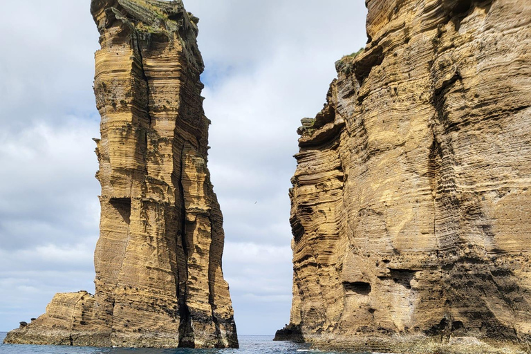 Full Day: Sailing tour with lunch & snorkeling included.