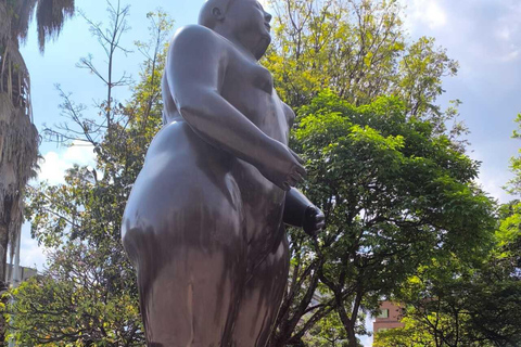 Medellín Through Time – City Sightseeing Tour | Subway, Metrocable, and Historic Center