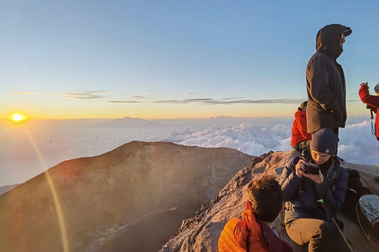 Trek Gunung Agung Sunrise 3,142m Kopi & Madu di Rumah Lokal Pasar Agung Temple Route Highest Summit (3,142m) South Route