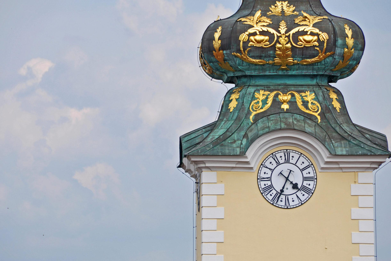 Zagreb: Guided Walking Tour in French with a Local Guide