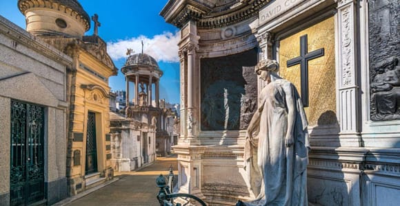 Recoleta Cemetery for curious people