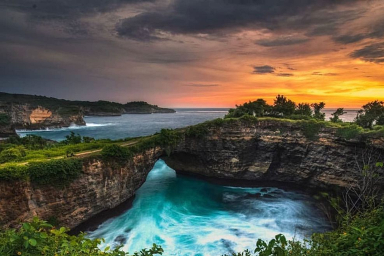 Nusa Penida: Island Sightseeing West & East Coast Day Trip Car Charter 8 Hours Explore West Coast