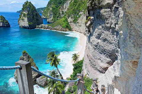 Nusa Penida: Island Sightseeing West & East Coast Day Trip Car Charter 8 Hours Explore West Coast
