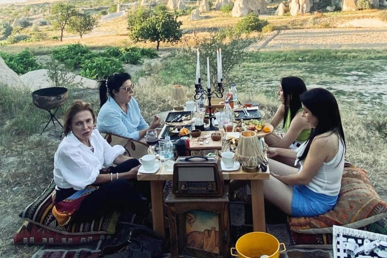 Cappadocia: Sunrise Balloon Watching & Breakfast