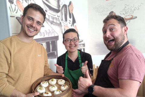 Lyon: Asian cooking classes: make your own baos!