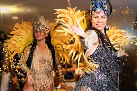 Puerto de Sídney: crucero con cena y fiesta latina
