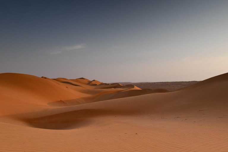 Noite no deserto Pernoite em um acampamento em SalalahPernoite no deserto com acampamento - 1 passageiro