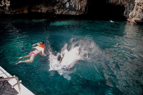 Kotor: Private Bay Cruise and Guided Sightseeing Tour