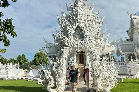 JOIN TOUR 1 day trip around Chiang Rai included lunch buffet