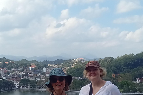 Kandy: Tuk Tuk City Tour Guide