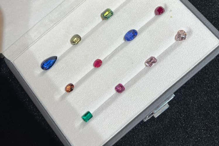 Colombo: Gemstone & Jewelry Experience with GIA Gemologists
