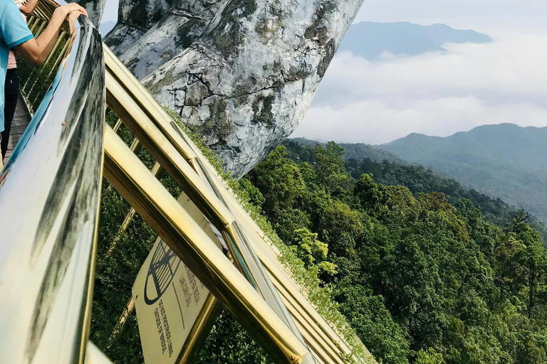 Da Nang: Viagem de 1 dia às colinas de Ba Na e à Ponte DouradaPasseio matinal