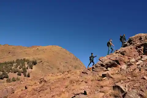 Randonnée de l'ascension du Toubkal 2 jours 1 nuit dans les montagnes de l'Atlas.