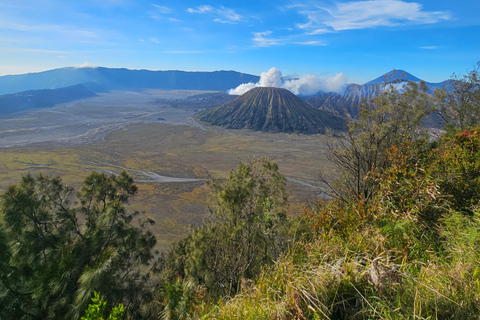 "Java Highlights: Yogyakarta to Bromo & Ijen Volcanoes"