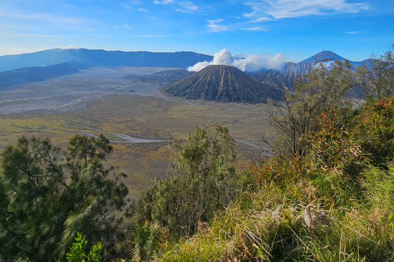 "Java Highlights: Yogyakarta to Bromo & Ijen Volcanoes"