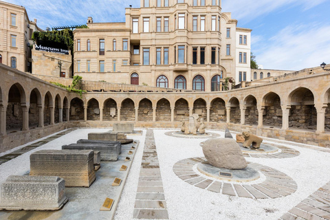 Baku: Tour guidato della città vecchia a piedi