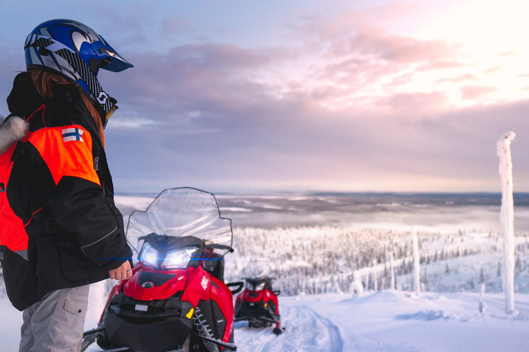 Levi: 4 uur sneeuwscootersafari naar de Fells in Levi