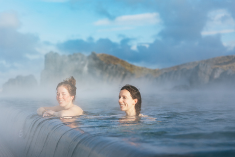 Reykjavik: Entré till Sky Lagoon med transferSaman Pass Admission