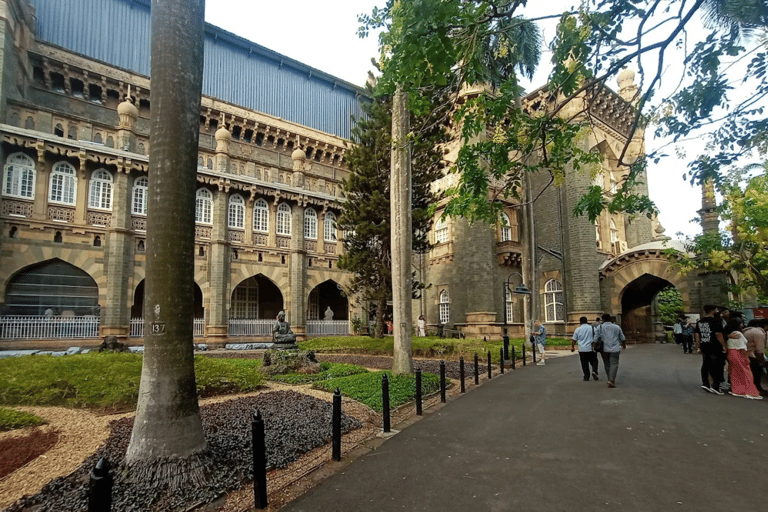 Chhatrapati Shivaji Museum Guided Tour with Entry Ticket