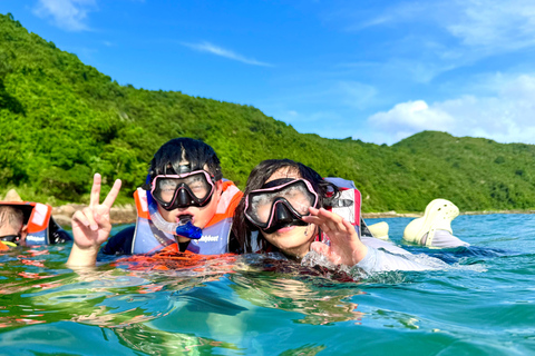 Hong Kong Geopark: Volcano Sightseeing & Hidden Coral Snorkeling Experience (Private) Volcano Sightseeing & Snorkelling Experience