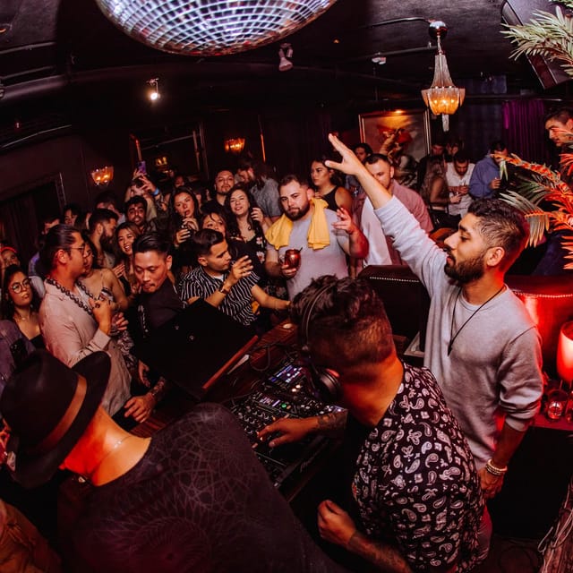 SF Pub Crawl and Clubbing Experience image 1