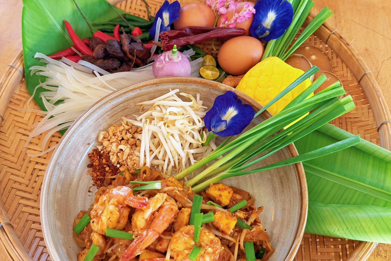 Phuket: Naidee Thai Cooking Class with Chef Ern With Hotel Pickup