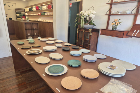 Seoul: Bukchon Hanok Village, Korean Tea Ceremony & Dessert