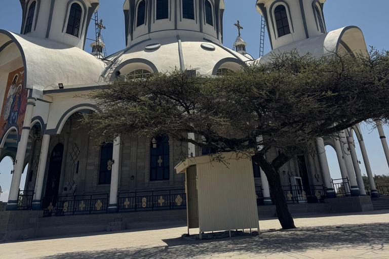 Addis After Dark: Landmarks, Fountains & Tej Tasting