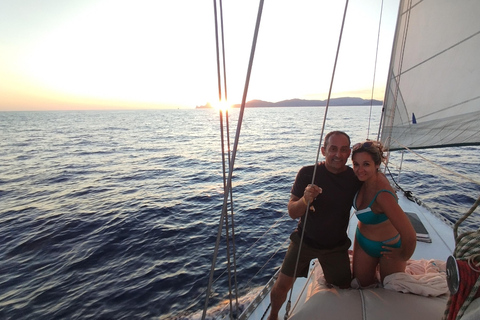 Palma: Private Half-Day Sailing Trip with Tapas & Drinks Shared sailing boat Tour - Snacks and soft drinks included