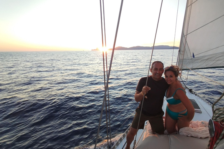 Palma: Private Half-Day Sailing Trip with Tapas & Drinks Shared sailing boat Tour - Snacks and soft drinks included