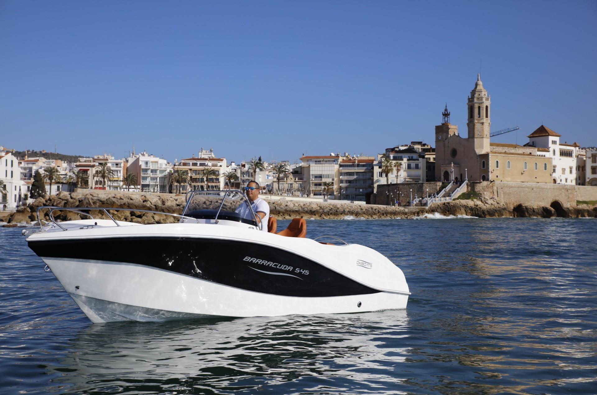 Sitges: Bootsverleih ohne Führerschein – 2 Stunden