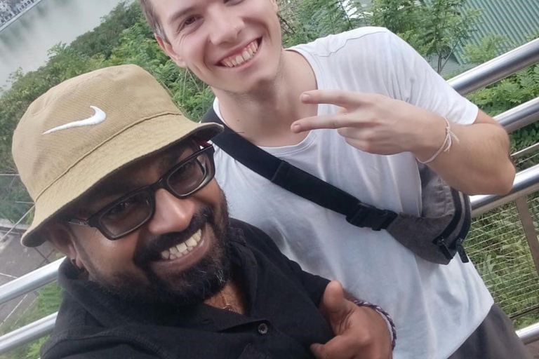 Kandy: Sunset Tuk-Tuk Ride & Kandyan Cultural Dance Show