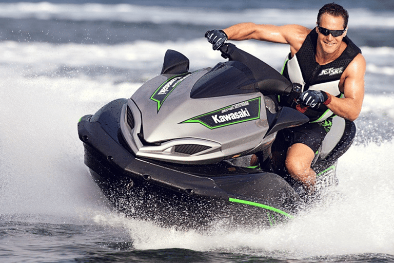 Doha: Adrenaline-Filled Jet Ski Tour at Katara Beach 60-minute jet ski ride