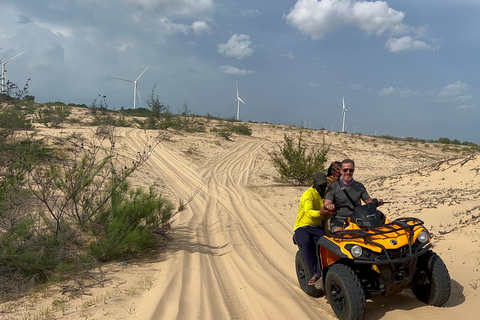 Mui Ne : Dunes de sable blanc et randonnée en quad sur la plageTour en voiture