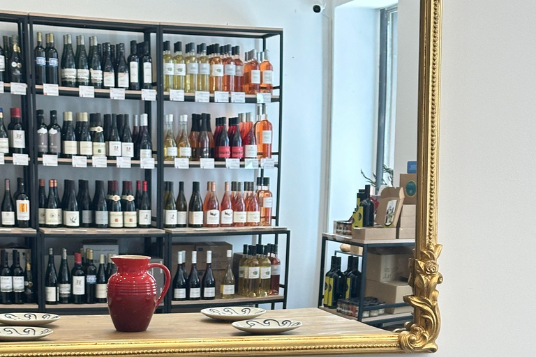 Marseile: Taste the wines of the South in a top wine shop..