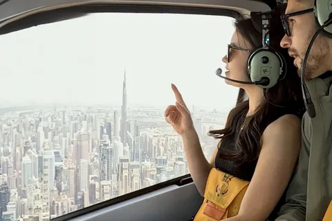 Dubai: Helikoptertur, byvandring i den gamle bydel, Abra og snacks