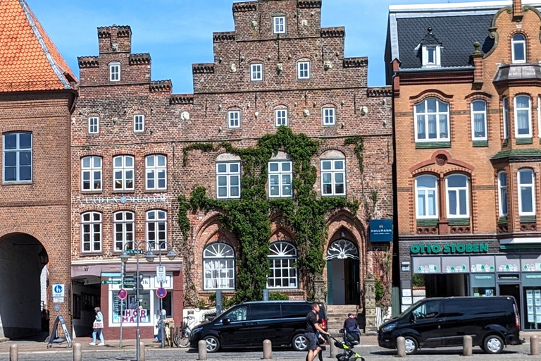 Husum: Romantische oude stad en haven zelf rondleiding