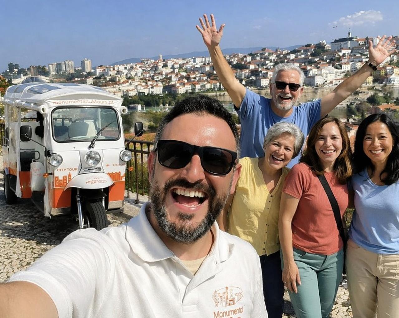 Coimbra: TukTuk-Abenteuer. Lokaler und mehrsprachiger Gastgeber. Abholung vom Hotel.