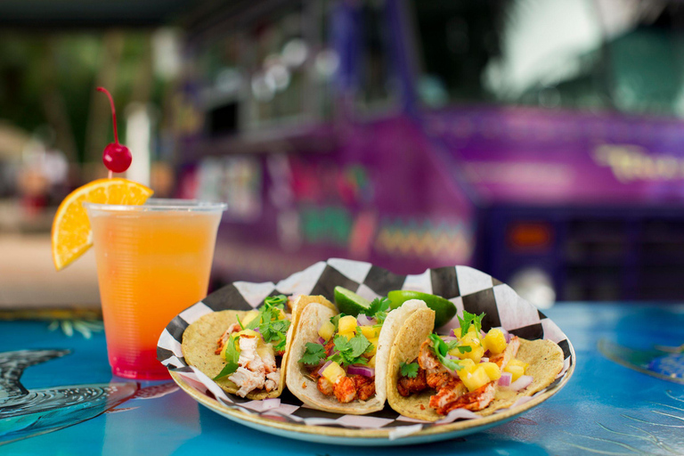 Cozumel: Paradise Beach Club Day Pass with Food & Drinks