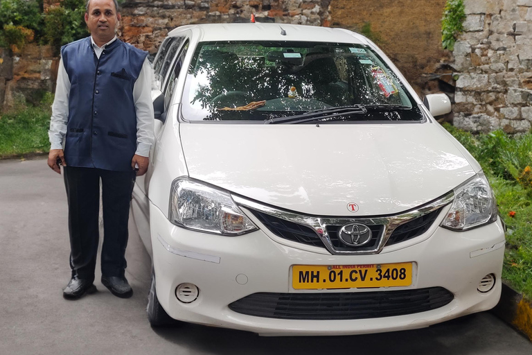 Mumbai: Toyota Etios or Glanza Car Rental with Chauffeur