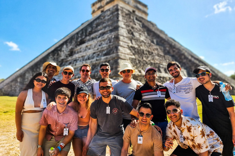 Cancun: Wycieczka z lunchem do Chichen Itza, Cenote i ValladolidWspólna wycieczka z odbiorem z hotelu