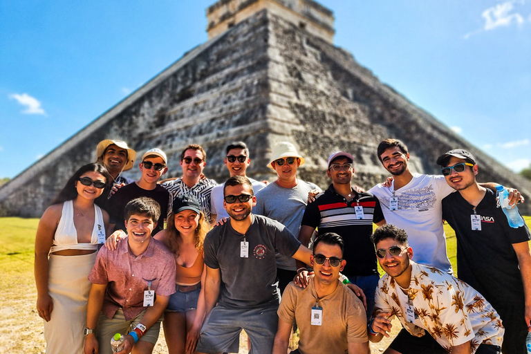 Cancun: Wycieczka z lunchem do Chichen Itza, Cenote i ValladolidWspólna wycieczka z odbiorem z hotelu