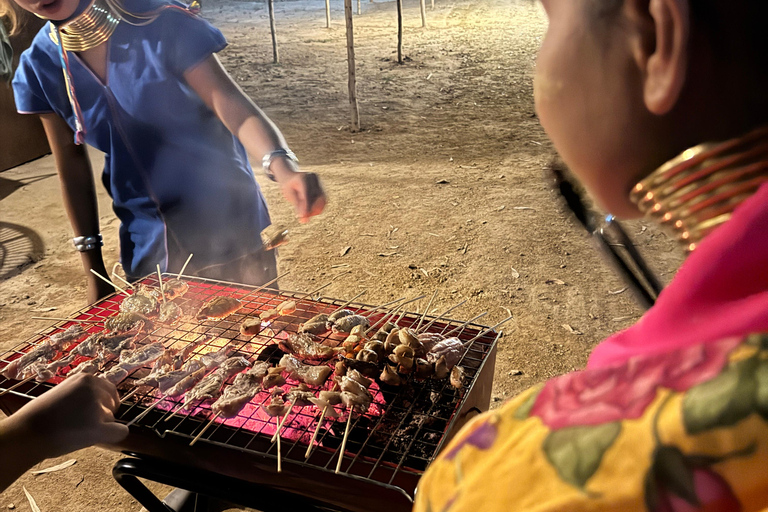 Pattaya : Long Neck Village Night Tour With Transfer
