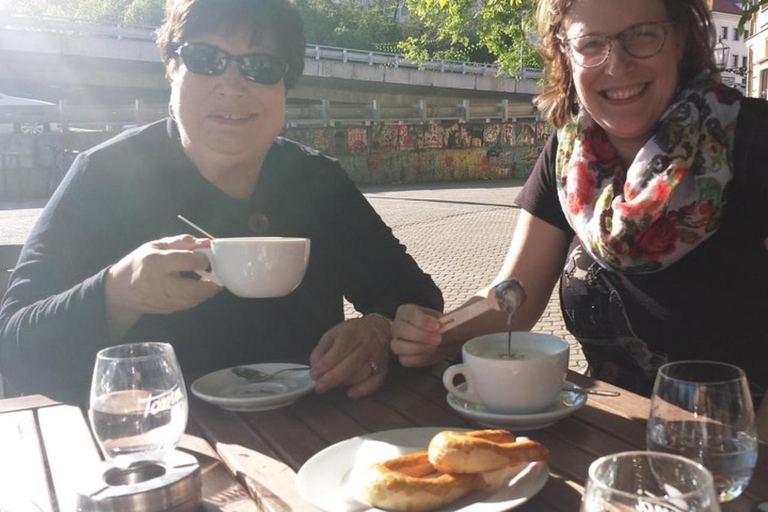 Bratislava: Brunch Tour with Food and Drink Tastings