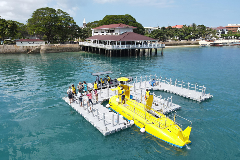 Zanzibar: Fattoria delle spezie e tour in battello con crociera al tramontoZanzibar: Tour sottomarino della fattoria delle spezie e crociera al tramonto