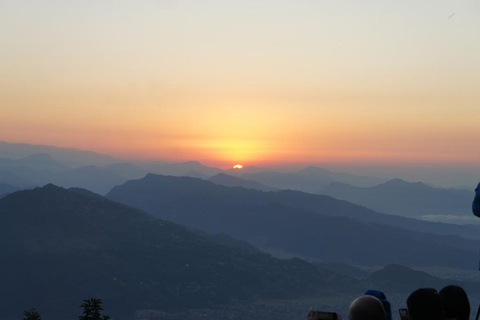 Excursión cultural tibetana al amanecer en Sarangkot