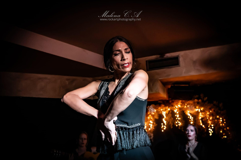 Autentico spettacolo di flamenco Hard Rock Cafe (dal team Ca Revolta)Spettacolo di flamenco autentico all'Hard Rock Cafe (dal team Ca Revolta)