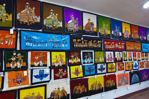 Kandy: City Tour with Temple of the Tooth & Lake Views